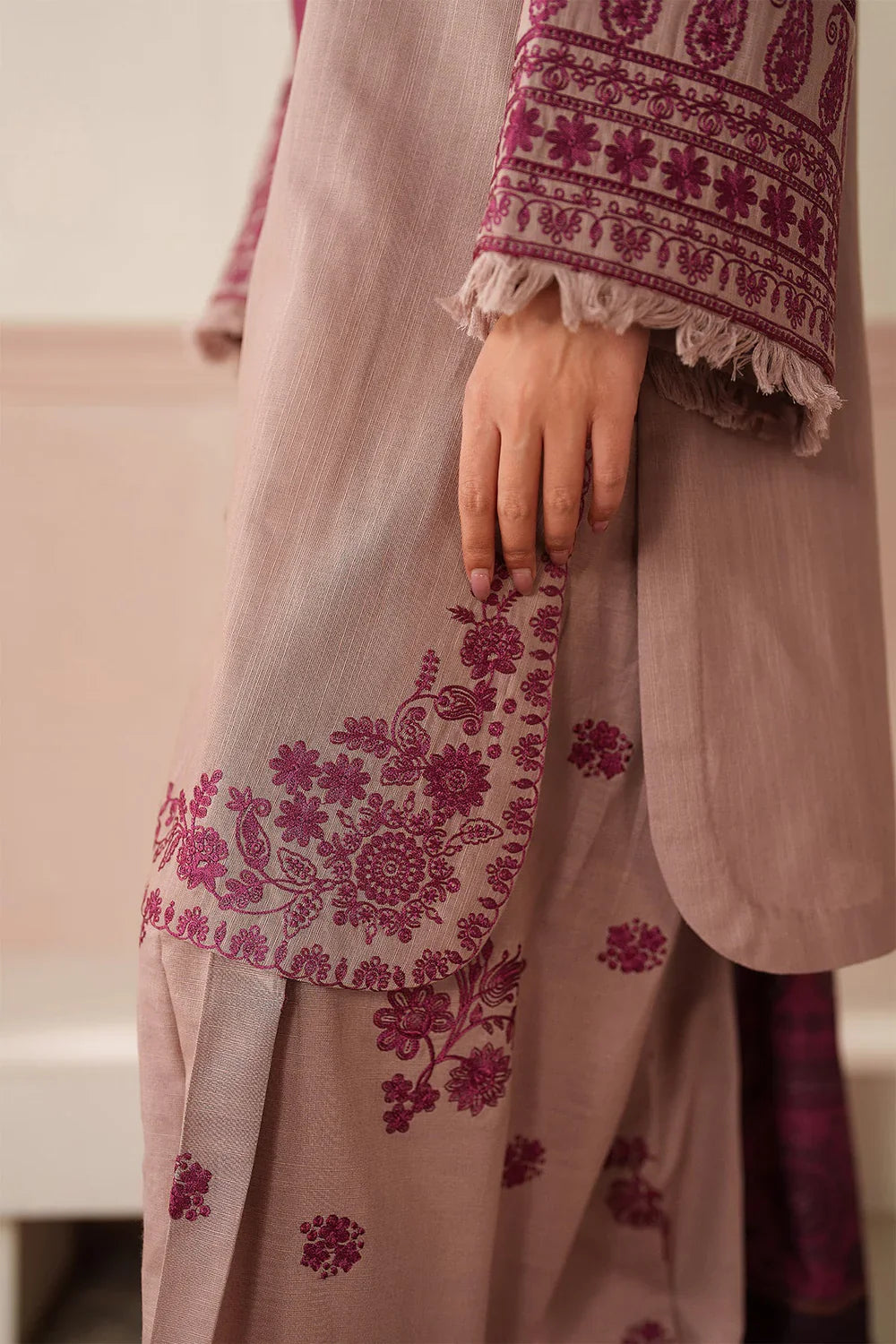Swagiwear Baroque - 3PC Lawn Embroidered Suit - 