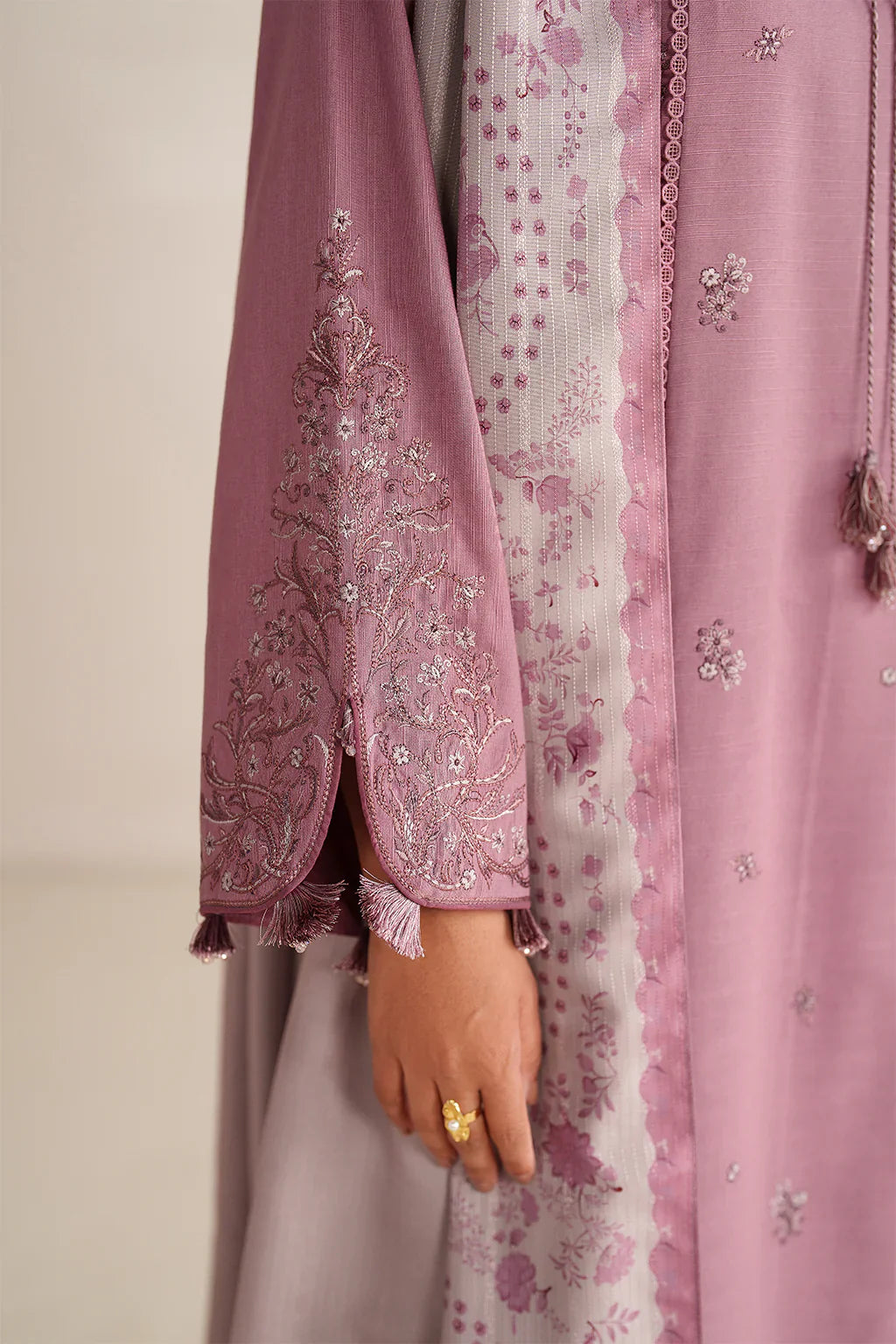 Swagiwear iznik - Summer 3PC Lawn Embroidered Suit - 