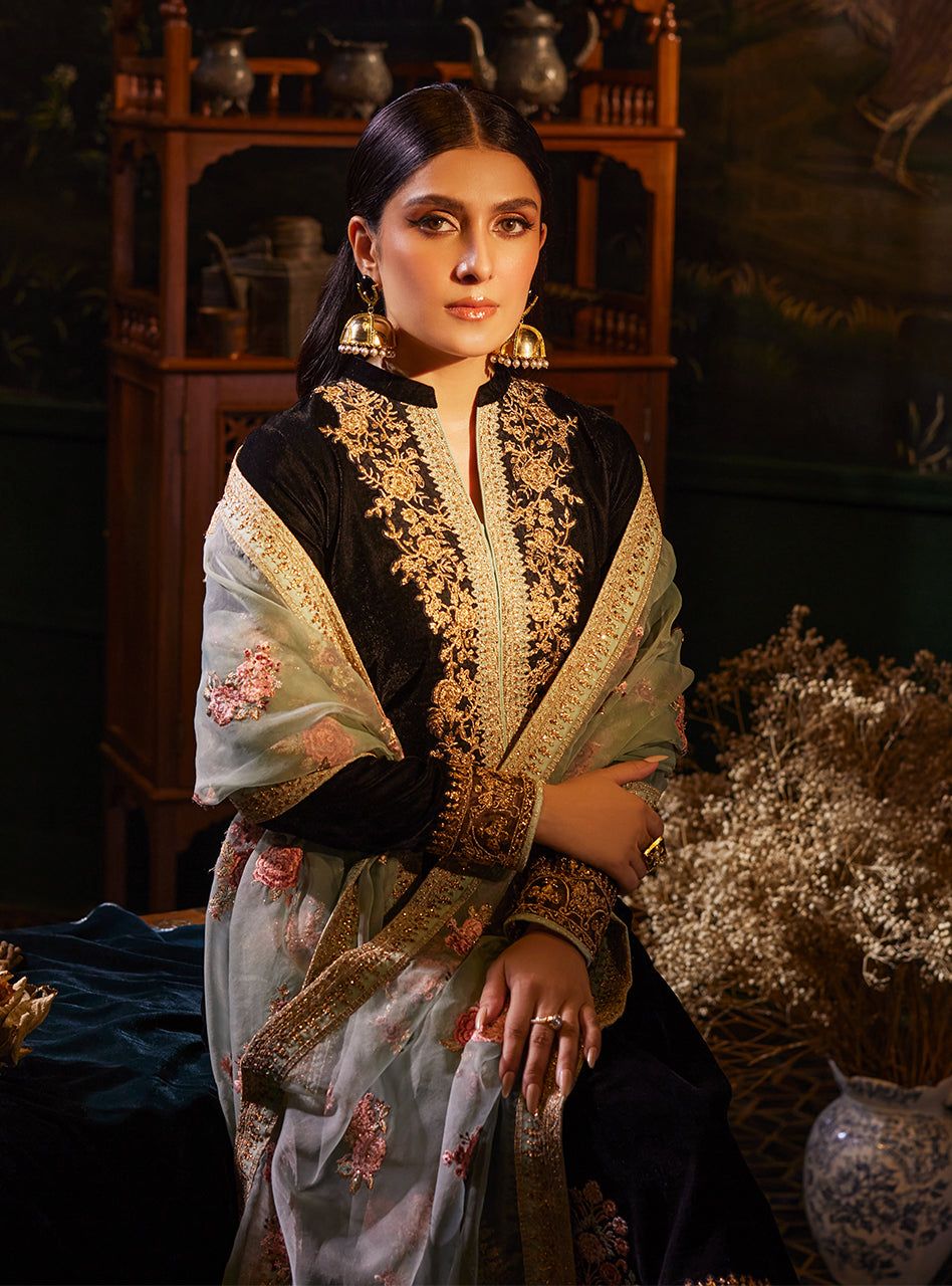 Swagiwear Zainab Chotani - Embroidered Velvet Dress - 