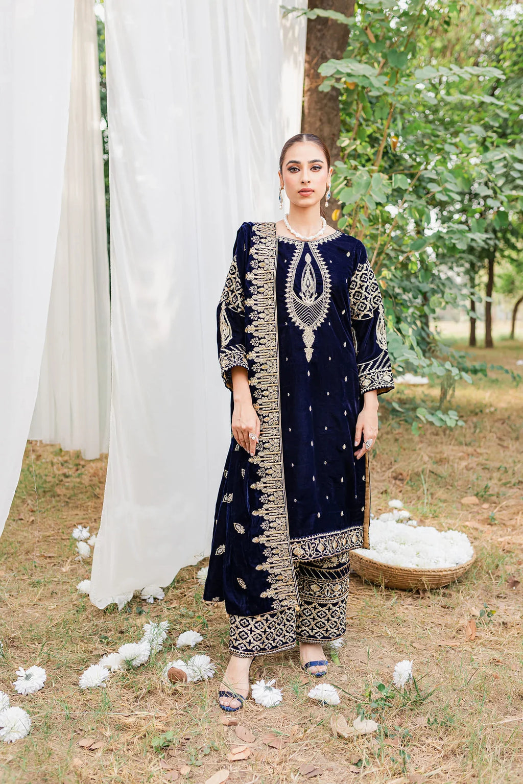 Swagiwear 3PCs Velvet Embroidered Dress With Velvet Embroidered Shawl - 