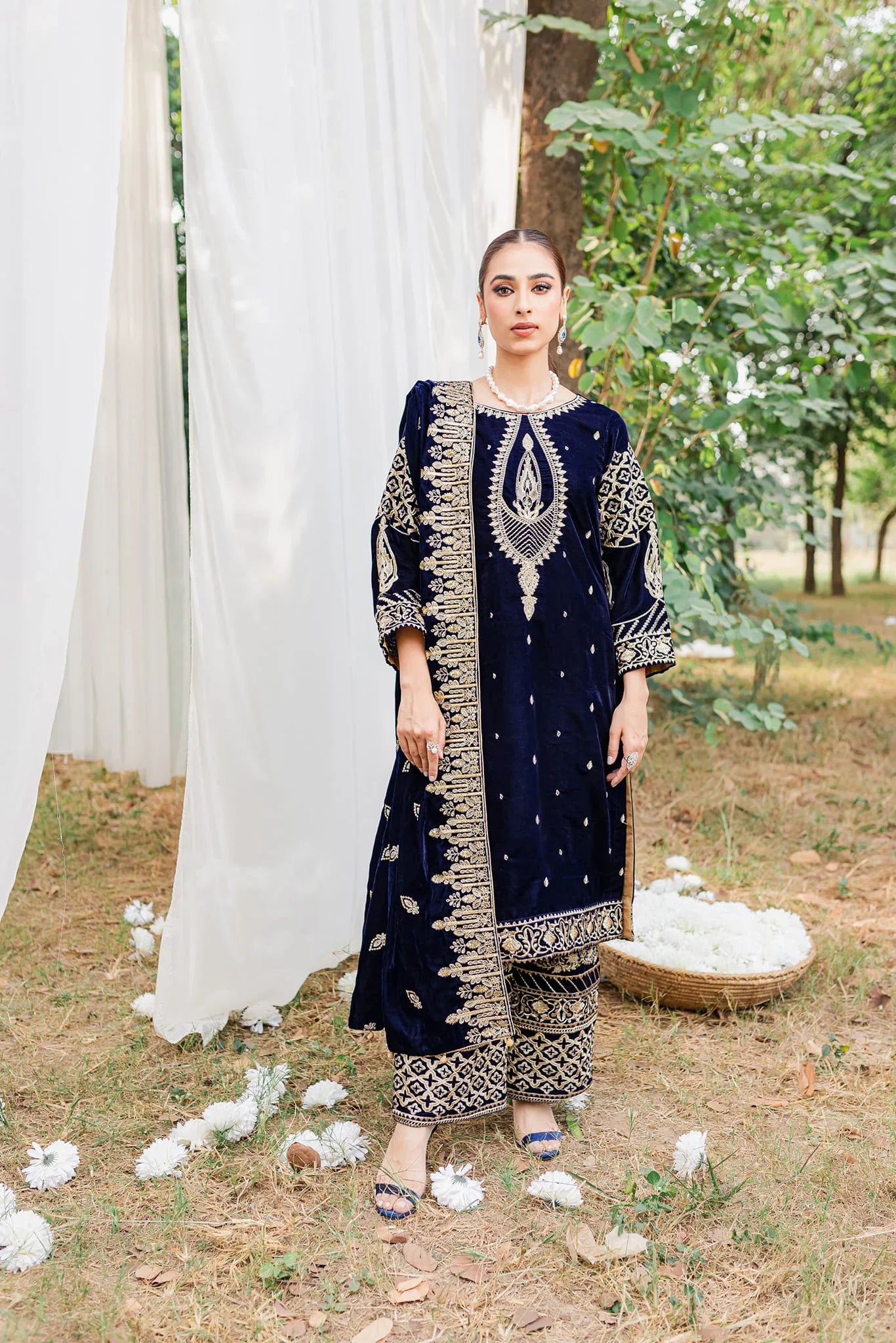 Swagiwear 3PCs Velvet Embroidered Dress With Velvet Embroidered Shawl - 