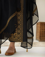 3PC Lawn Embroidered Shirt With Chiffon Embroidered Dupatta Sw708