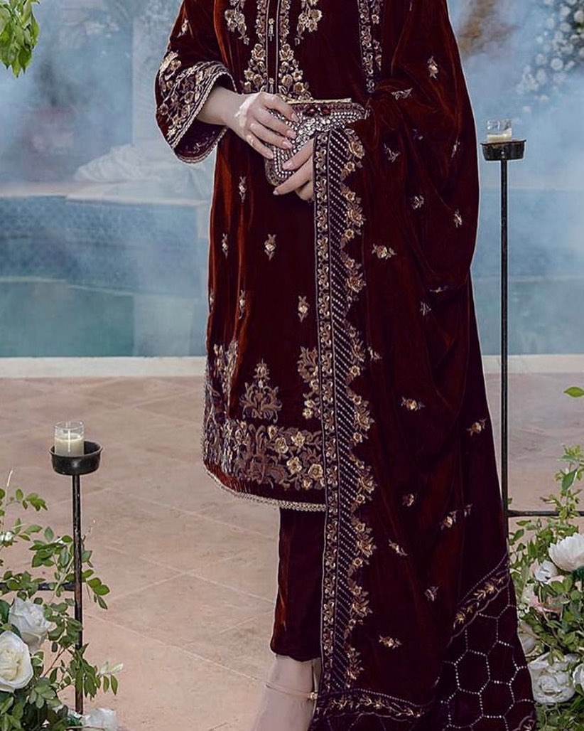 Swagiwear Unstitched Embroidered Velvet 3PCs With Velvet Shawl - 