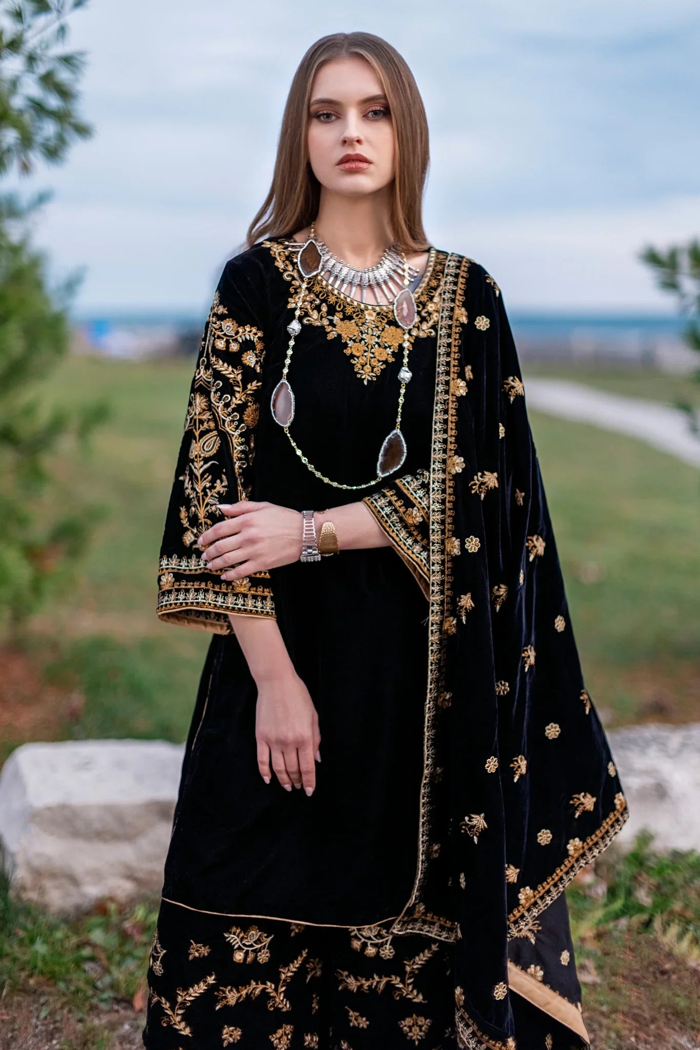 Swagiwear  Unstitched 3PCs Embroidered Velvet Dress With Embroidered Velvet Shawl