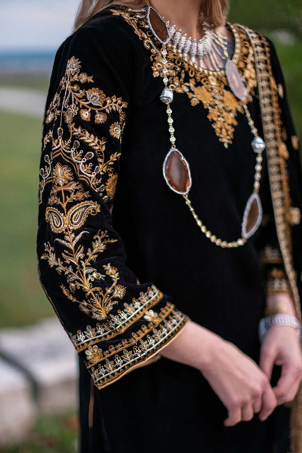 Swagiwear  Unstitched 3PCs Embroidered Velvet Dress With Embroidered Velvet Shawl