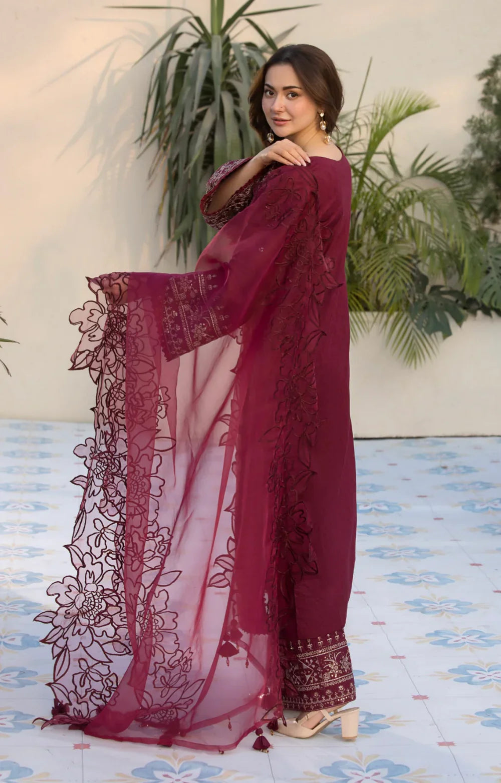 Swagiwear 3PCs Embroidered Lawn Dress With Organza Embroidered Dupatta 