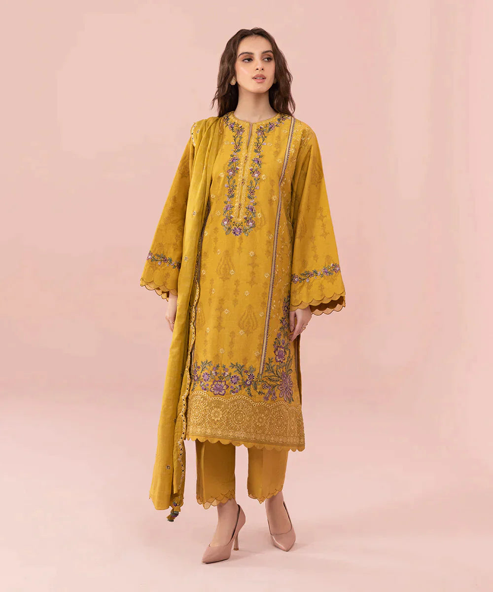 Swagiwear Lawn Heavy Embroidered Shirt With Chiffon Dupatta. 