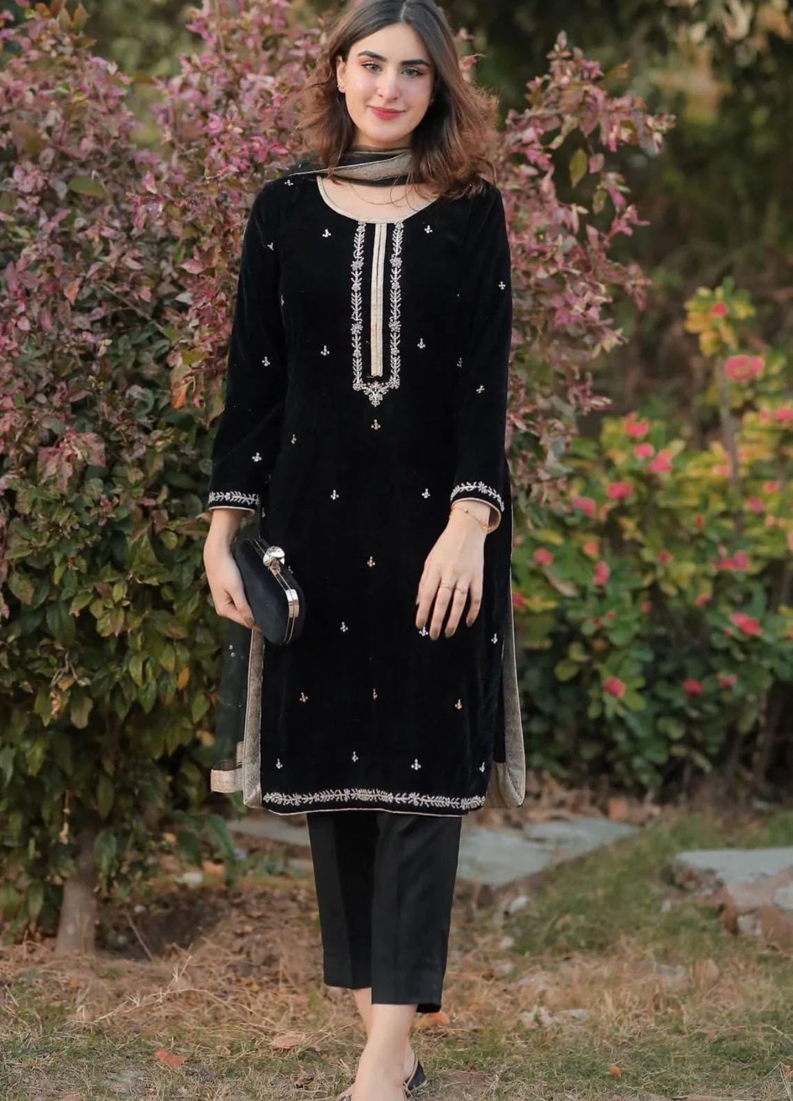 Swagiwear  Sidra Mumtaz 3PC Valvet Front Full Embroidered Back Bazo Embroidered Bember Dupatta -