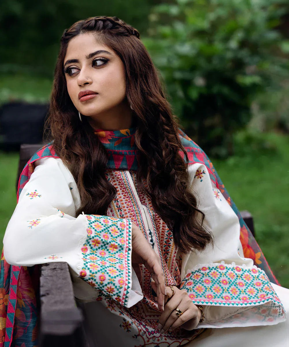 Swagiwear  Khadder Fabric Zara Shajahan with Banadoria Digital Printed Dupatta