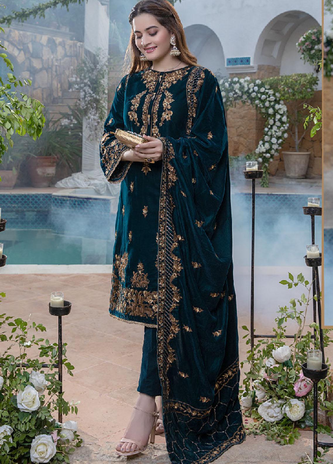 Swagiwear  Sequance Embroidered Velvet Three piece With Velvet Shawl Winter Collection