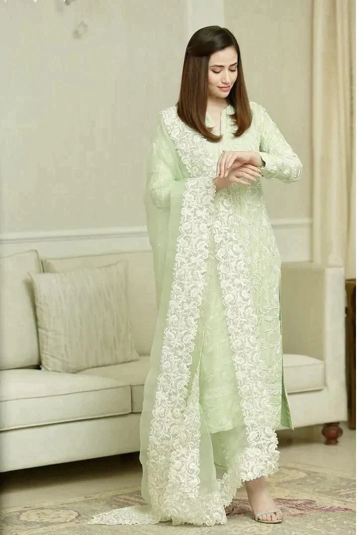Swagiwear Bareeze - 3PC Lawn Heavy Embroidered Shirt With Organza Embroidered Dupatta. 
