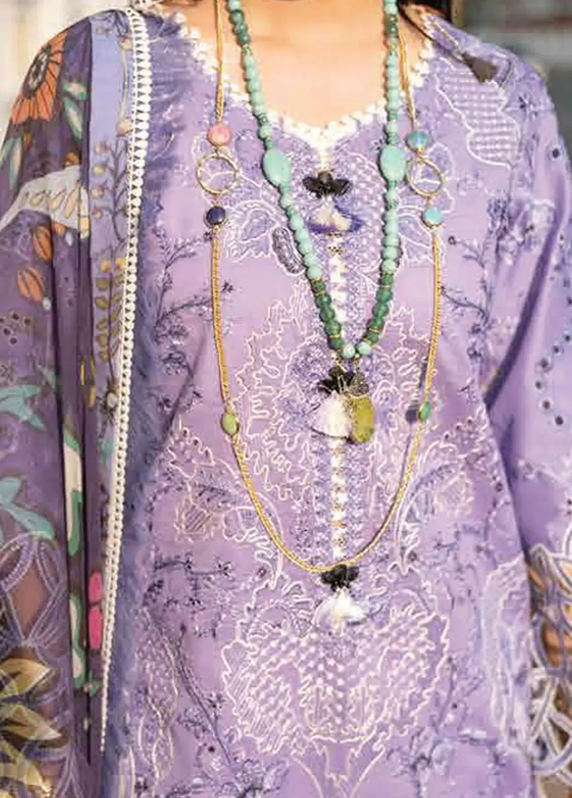 Swagiwear 3.Piece Unstitched Heavy Embroidered Lawn Suit With Digital Printed Silk Dupatta. 