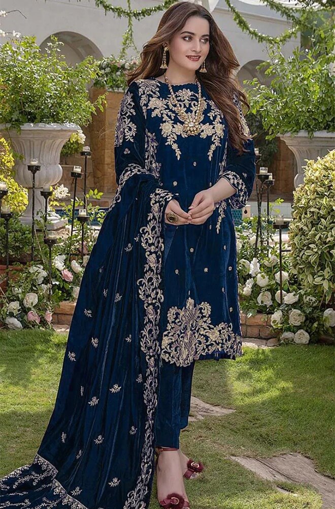 Swagiwear  Embroidered Velvet Three piece With Velvet Shawl Winter Collection
