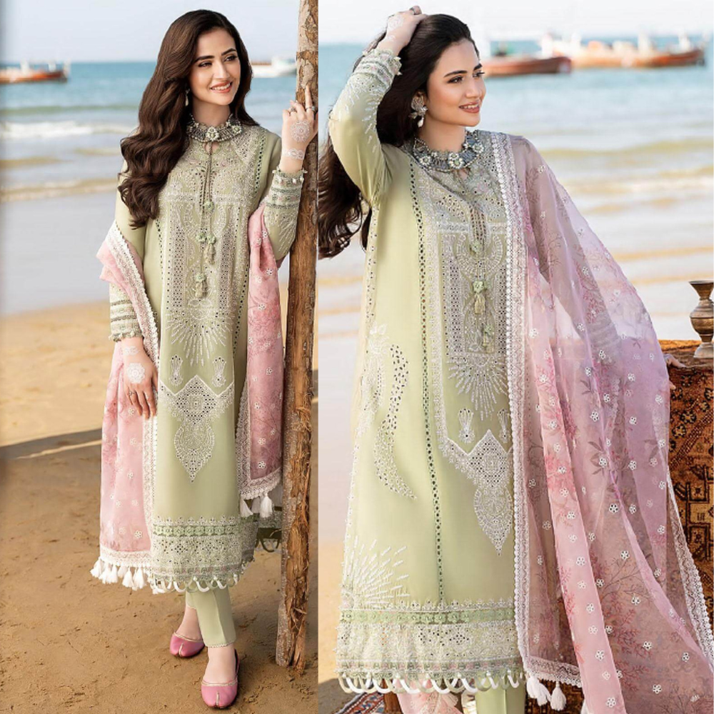 Swagiwear  3 Piece Unstitched Heavy Embroidered Chickan Kari Lawn Suit ( Printed Organza Dupatta )